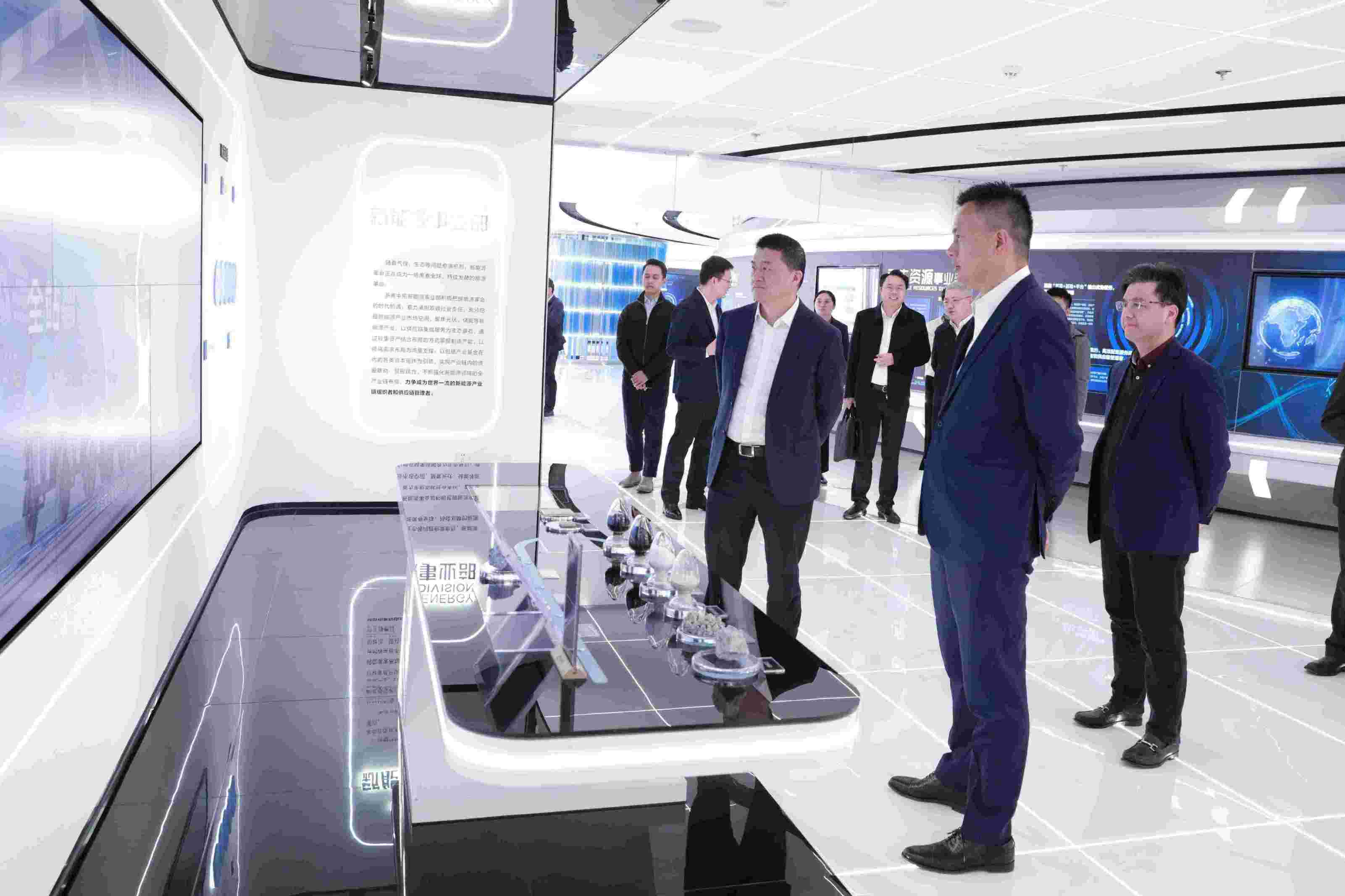 上海市国资委党委委员、、副主任陈东调研浙商腾博汇游戏官网