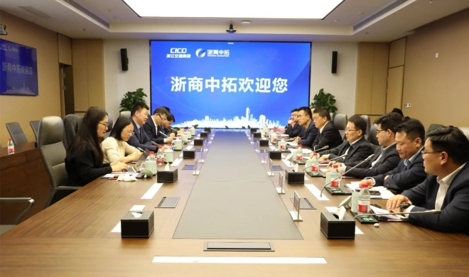 【向导活动】浙大能源工程学院基础交织立异中心主任钟崴一行到访公司