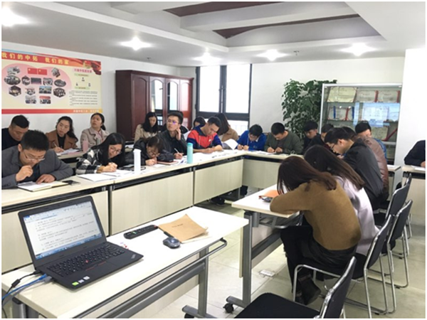 增强专业手艺提升，，践行“做专做精做强做大”事情目的——重庆腾博汇游戏官网举行月度学习活动