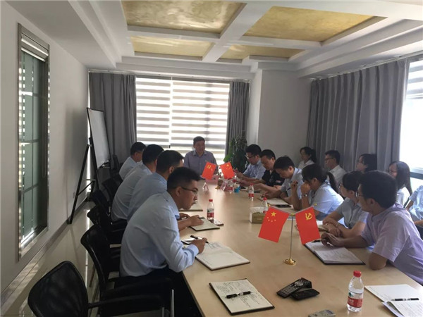 公司党委书记、董事长袁仁军赴云南腾博汇游戏官网开展“不忘初心、 切记使命”主题教育蹲点调研