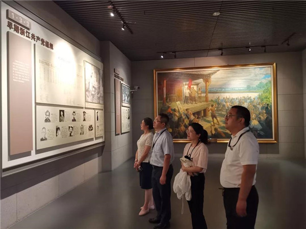 不忘初心、切记使命| 公司各下层党支部起劲开展主题教育学习活动（系列报道之二）