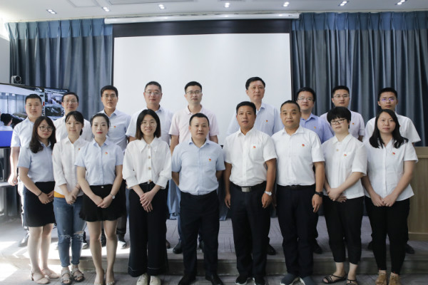 “中国梦?劳动美—决胜小康 奋斗有我” ——浙江交通集团劳模工匠宣讲团走进浙商腾博汇游戏官网