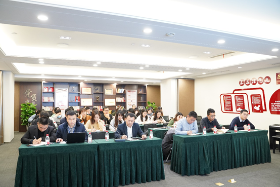 学习十九届五中全会精神 ：：公司党委副书记张端清到下层宣讲十九届五中全会精神