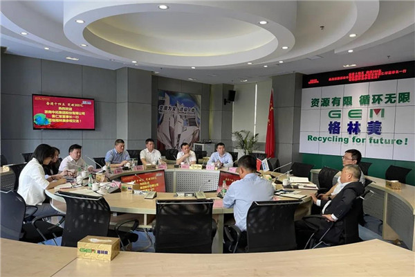 公司党委书记、、、董事长袁仁军赴湖北走访行业主要客户