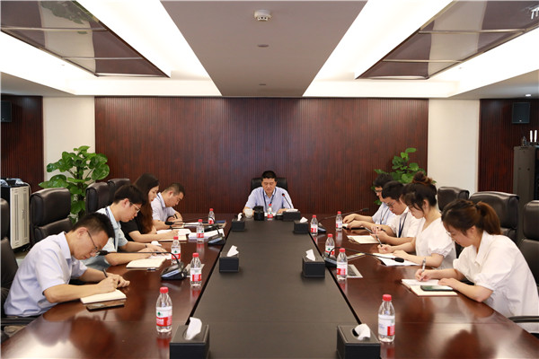 公司党委书记、、董事长袁仁军以通俗党员身份加入党支部党史学习教育专题组织生涯会