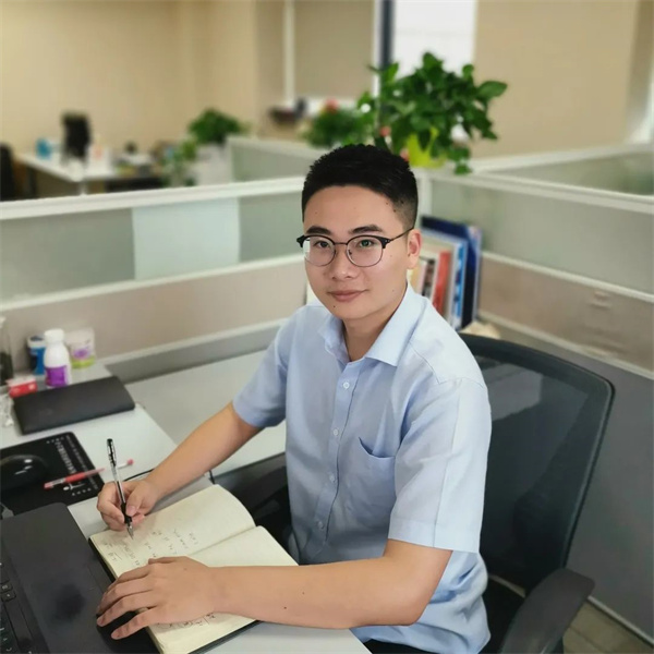 公司团员青年在集团“配合富！！で嗄晁怠蔽⑿步侵鹬腥倩窦鸭