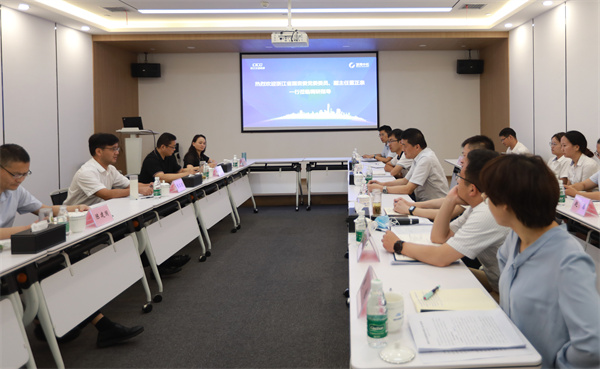 浙江省国资委党委委员、、、副主任董正泉一行到四川腾博汇游戏官网调研