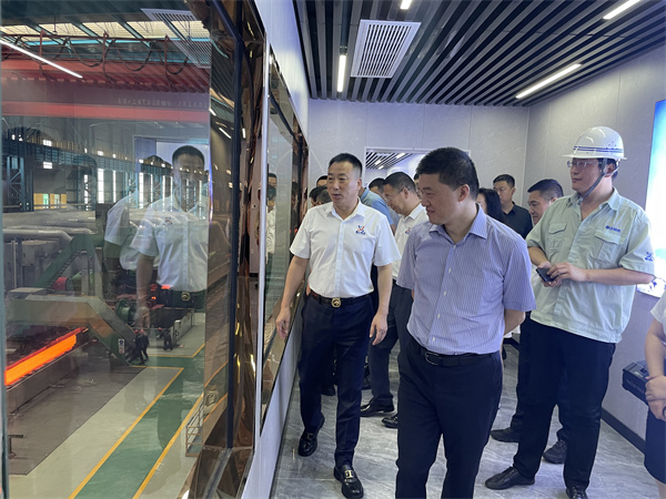 公司党委书记、、、董事长袁仁军一行赴河北走访客户