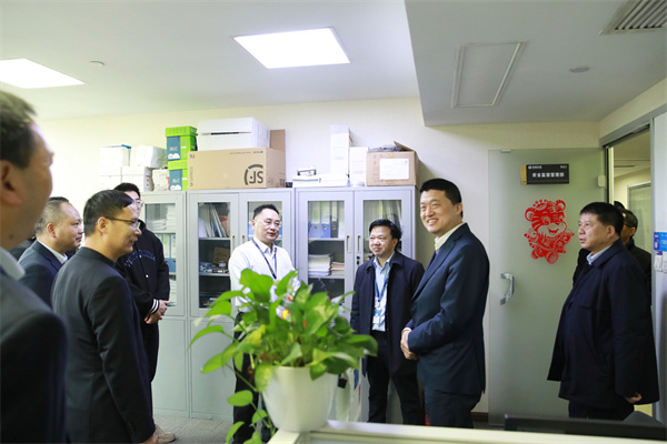 送祝福、、、鼓劲头，公司向导班子慰问在杭各单位员工