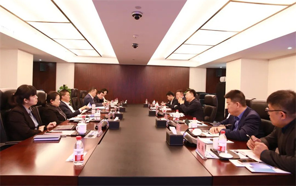 西部创业党委副书记、、、总司理陈存兵一行到访我司